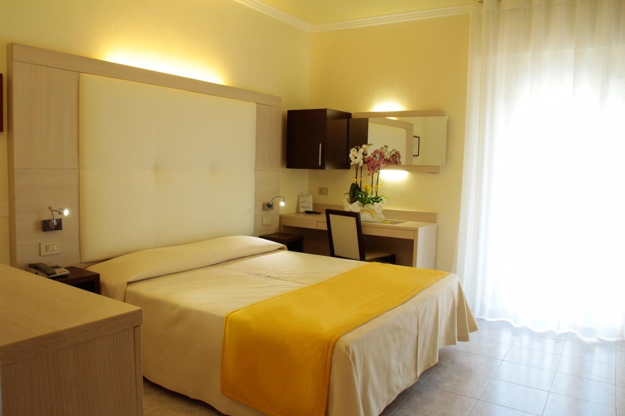 Hotel Hollywood***S Lido di Jesolo Exterior foto